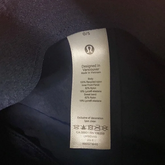 NWT Lululemon Women's Baller Hat
*Soft. Navy Blue O/S Water-repellent
Adjustable - Picture 4 of 10